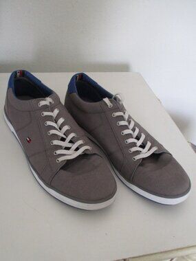 Tommy Hilfiger Mens Gray Canvas Lace-up Flat Sneaker NWOB - Size 11M